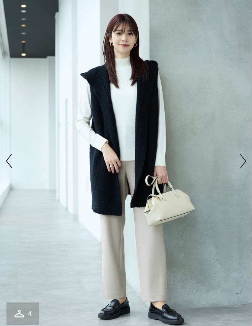 【値下げ　超美品　今期商品】セオリーリュクスフード付き ニットジレ黒