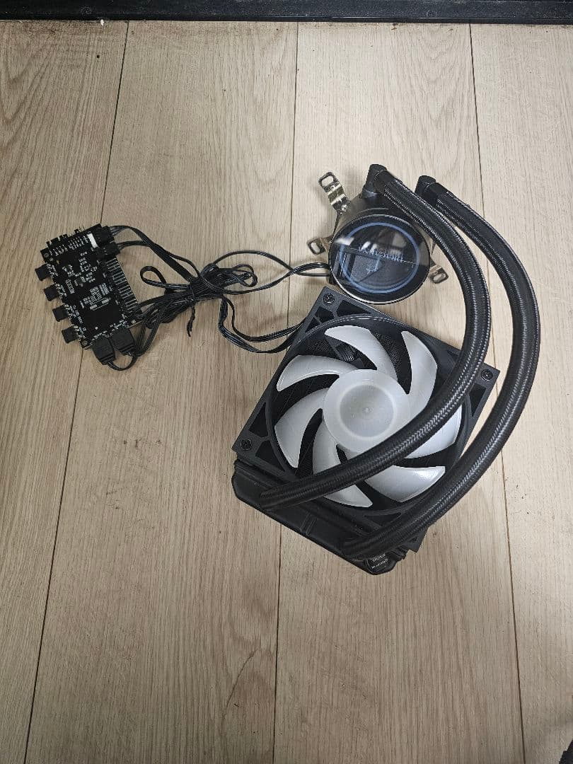 チ*ン様 Raijintek metis plus PCケース550W電源120