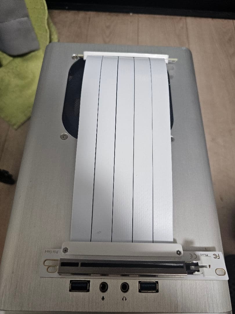 チ*ン様 Raijintek metis plus PCケース550W電源120