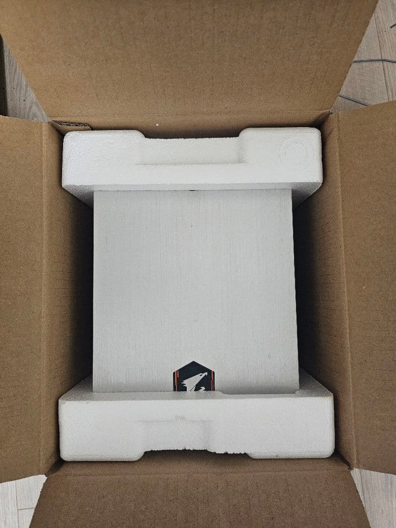 チ*ン様 Raijintek metis plus PCケース550W電源120