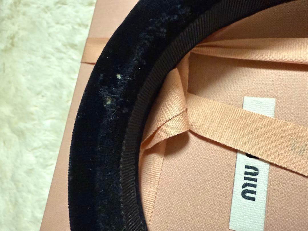 MIUMIU ベルベット ヘッドバンド カチューシャ