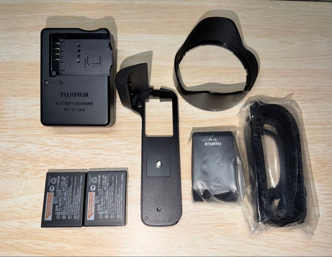 FUJIFILM X-T3 一眼レフ XF16-80mmF4レンズ　フジフィルム