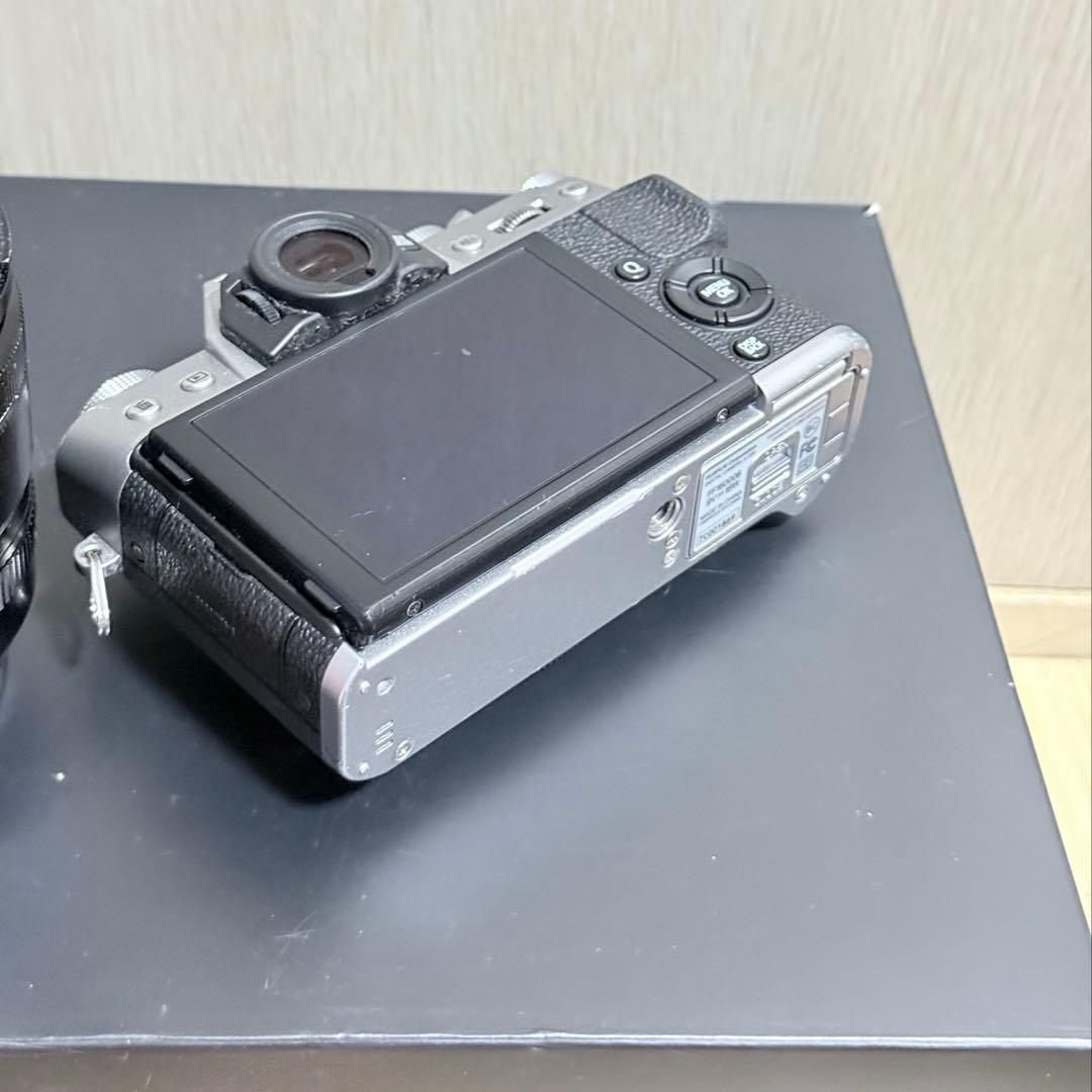 x-t20 ミラーレスカメラ シルバー　本体　レンズ　箱付き