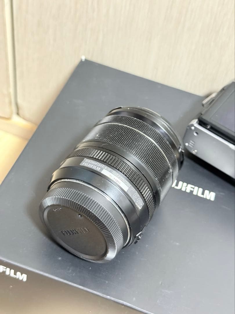 x-t20 ミラーレスカメラ シルバー　本体　レンズ　箱付き