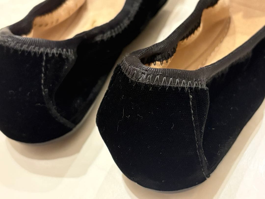 フェラガモ ヴァラ　バレエシューズ　ブラック