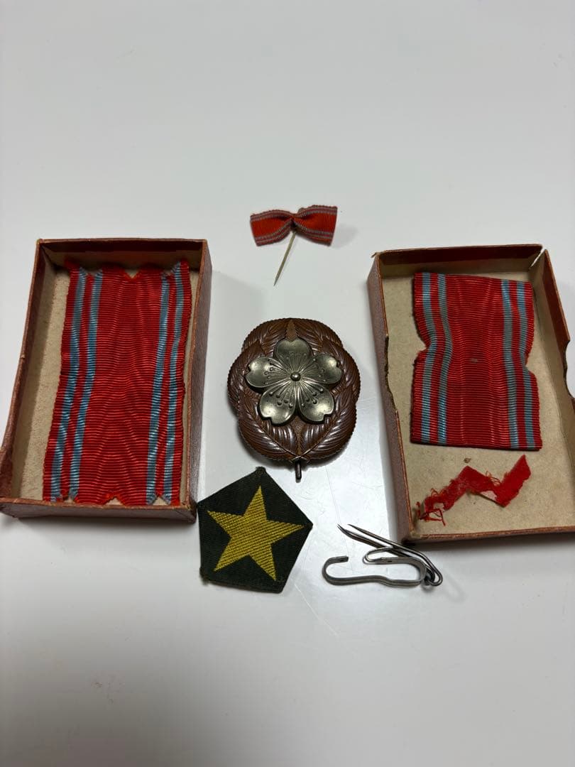 旧日本軍 陸軍下士官勤功章　下士勤功章 徽章 紀章 勲章