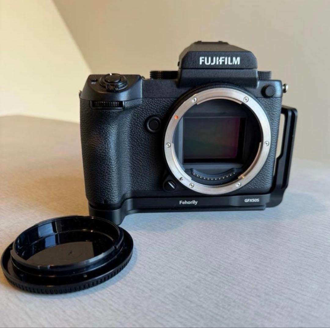 【arki】Fujifilm GFX 50S ミラーレス一眼 本体と付属品