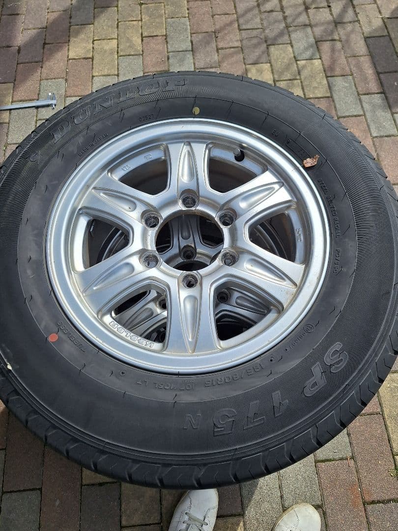 ハイエースタイヤアルミホイルセット mojirou.dx1026