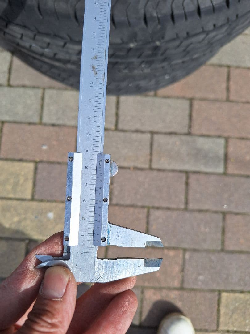 ハイエースタイヤアルミホイルセット mojirou.dx1026