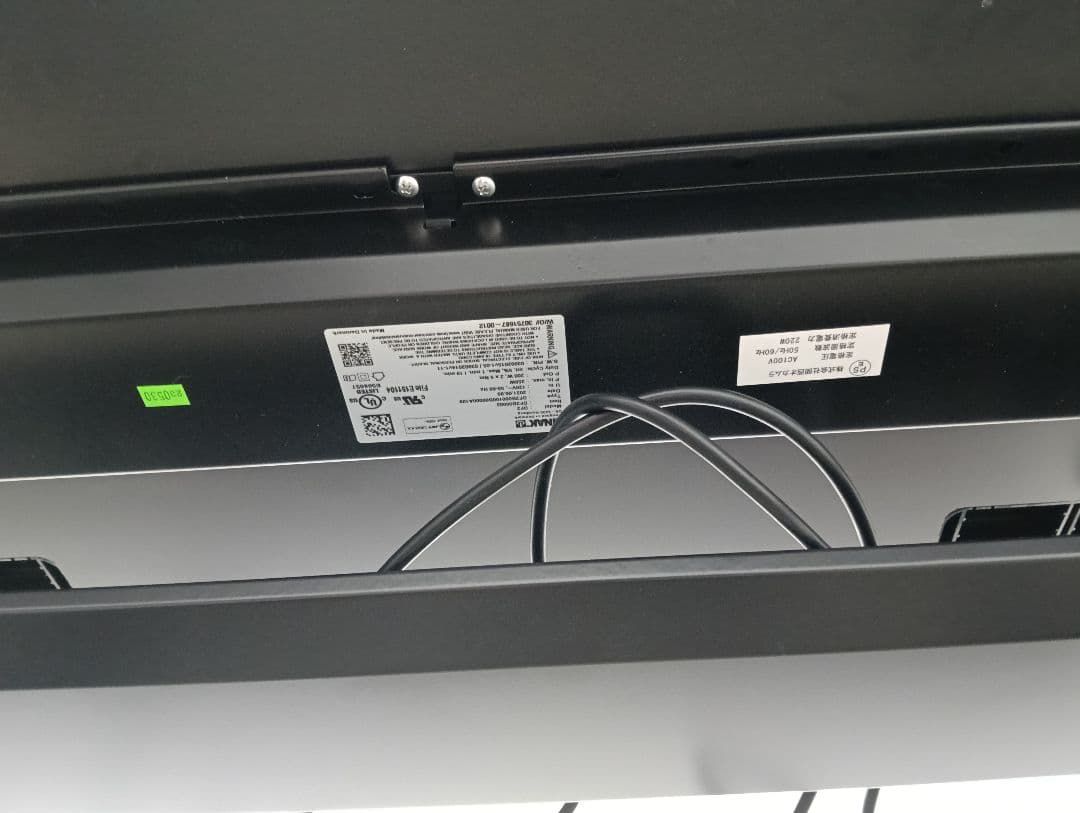 新春特価/オカムラの ストライカー スイフト 電動昇降デスク ラウンドタイプ