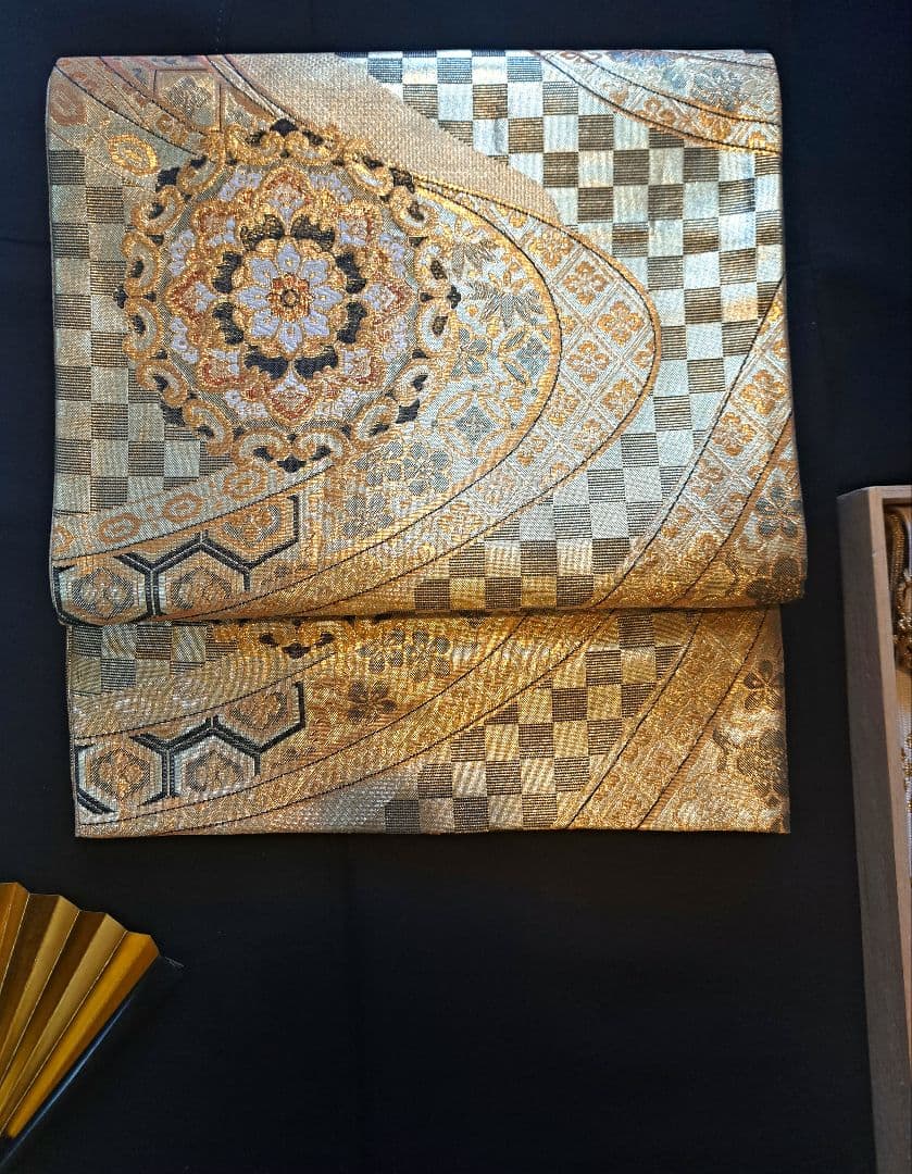 美品❇️豪華黒留袖　貝紫刺繍　 金銀彩　 比翼仕立て　５つ紋　フルセット