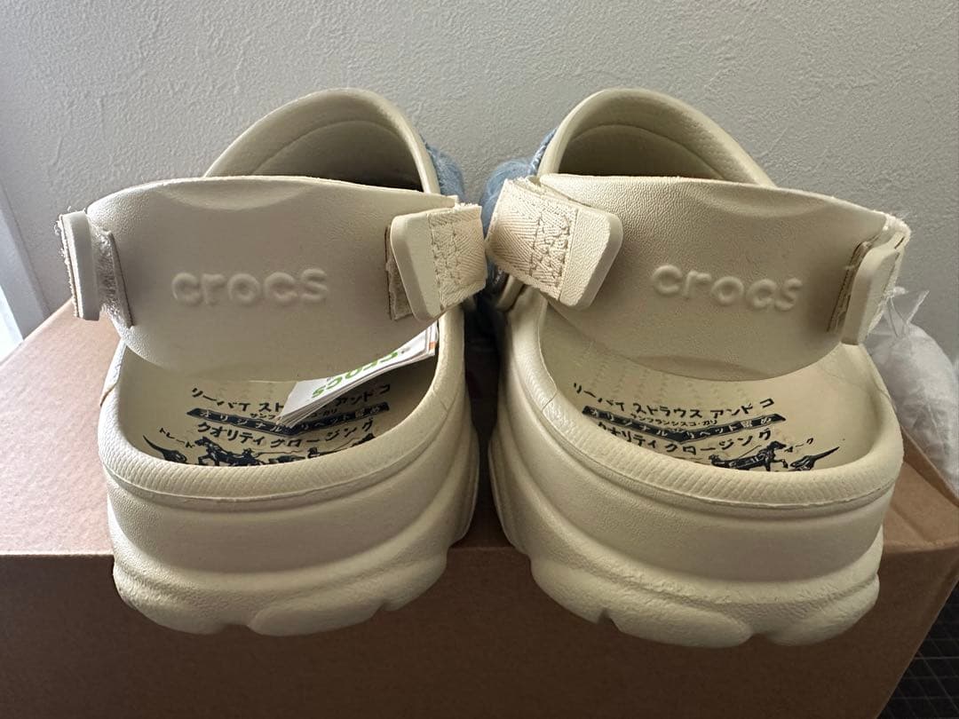 LEVI’S x crocs allterrainclog US11 DENIM