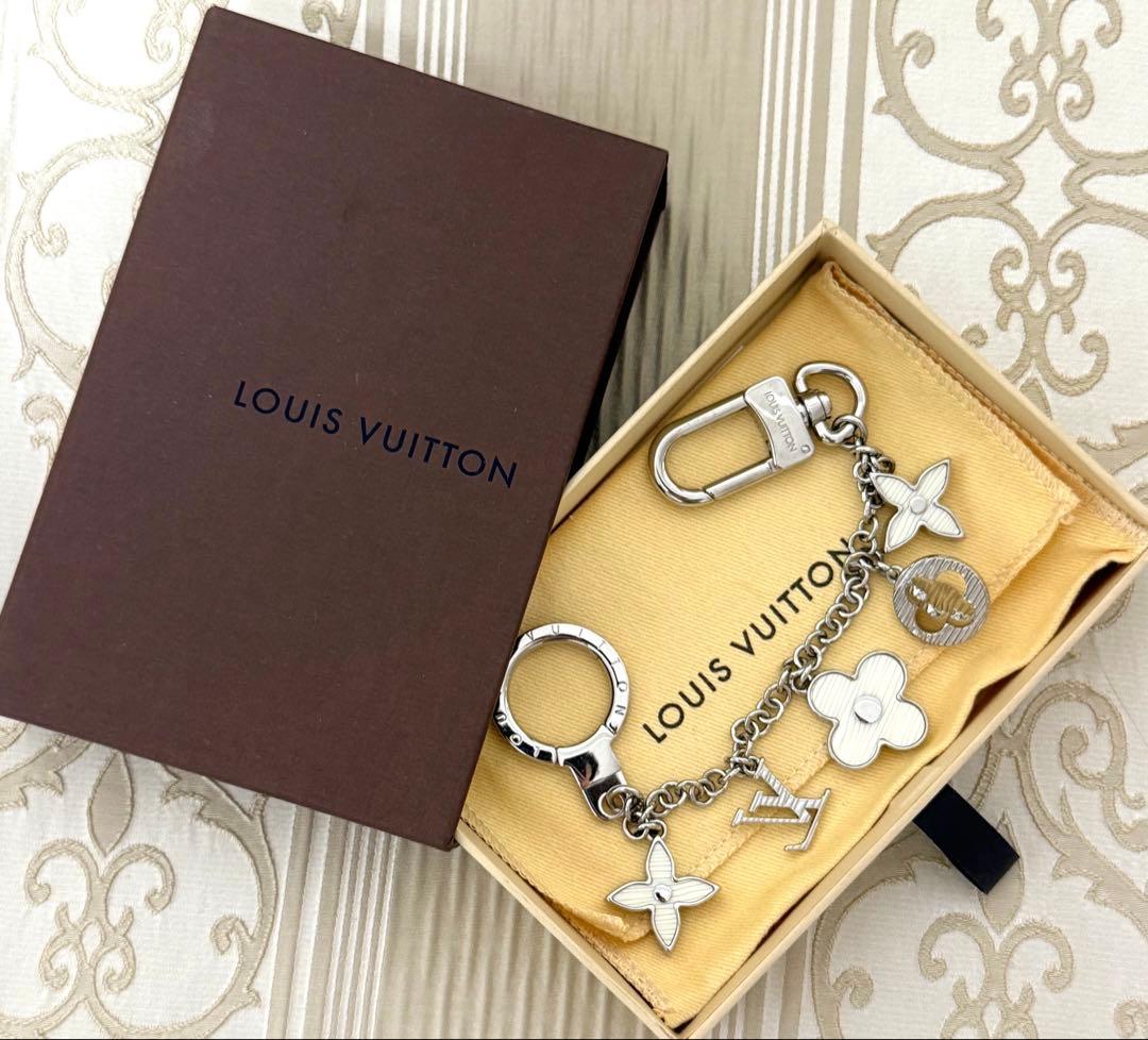LOUIS VUITTON チャーム エピデザイン　シルバー/ホワイト
