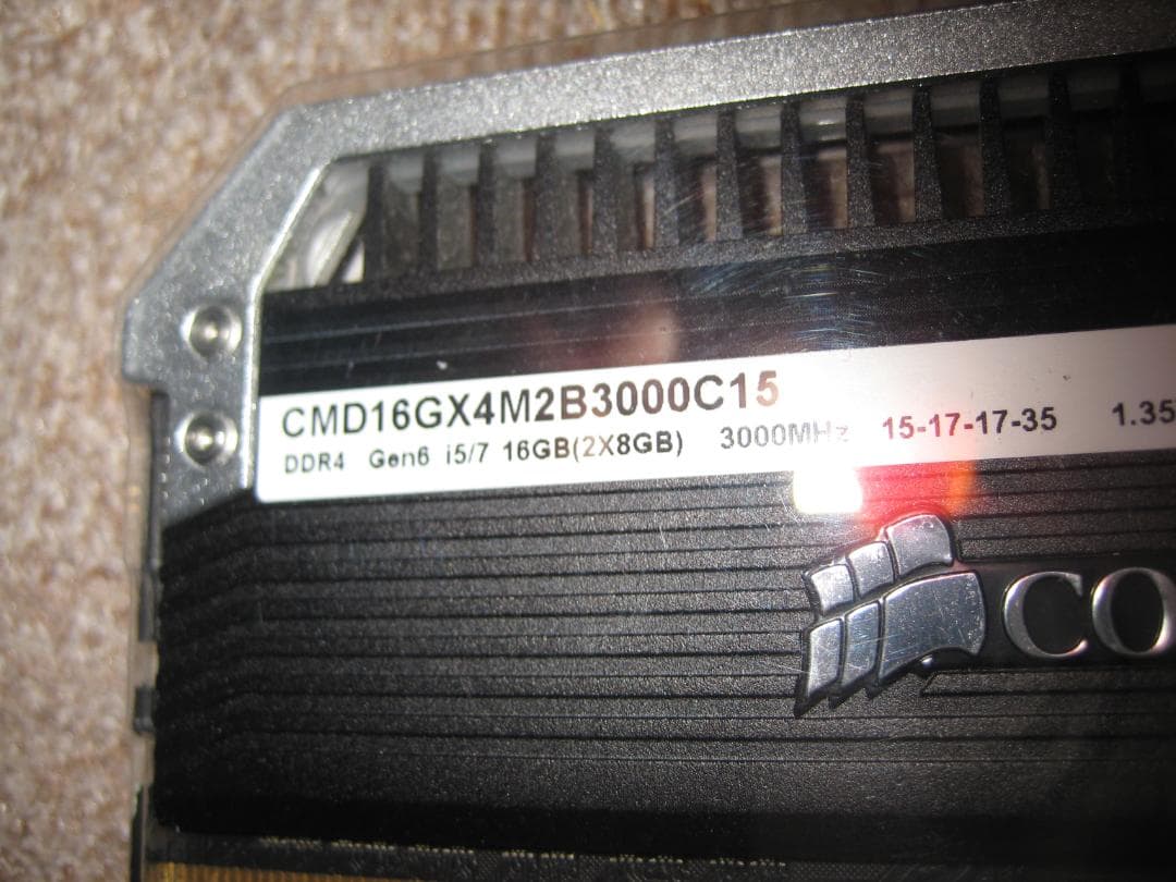 中古 CORSAIR DOMINATOR PLATINUM 16GB DDR4