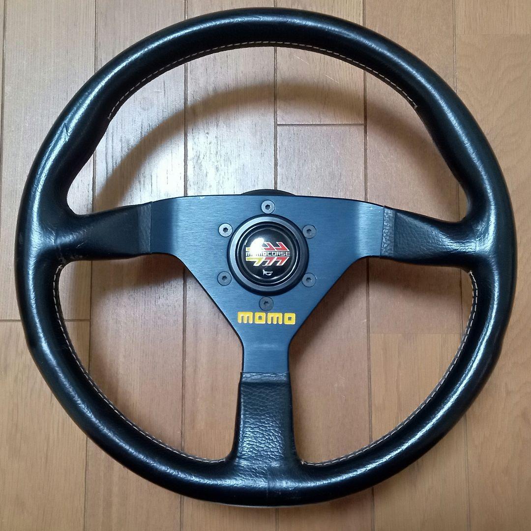 momo ステアリング　ボス付