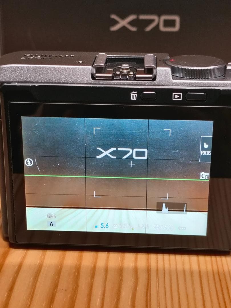 Fujifilm X70 コンパクトデジタルカメラ