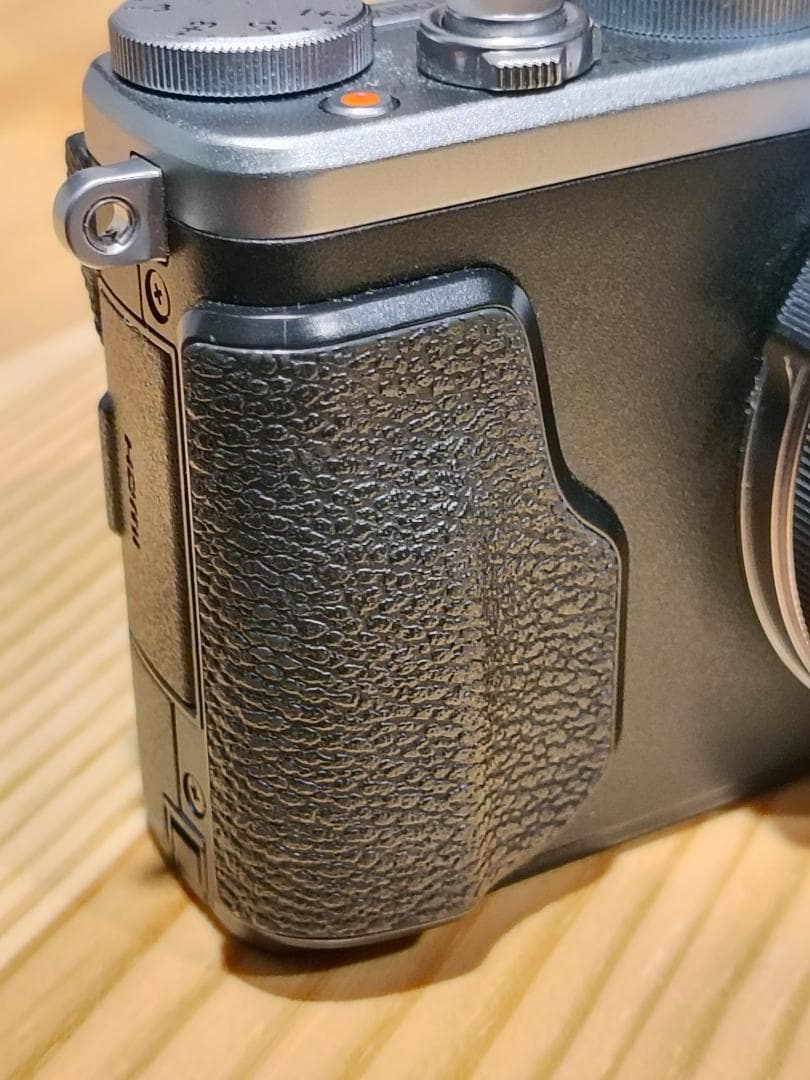 Fujifilm X70 コンパクトデジタルカメラ