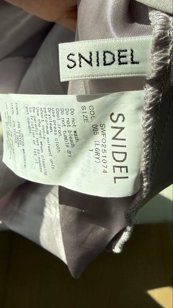 snidelコールドショルダーワンピ