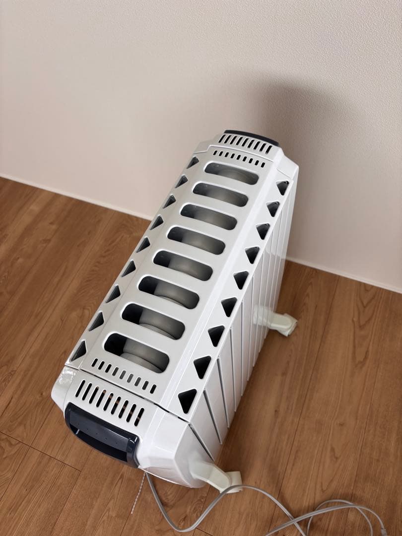 De'Longhi オイルヒーター 1500W キャスター付き