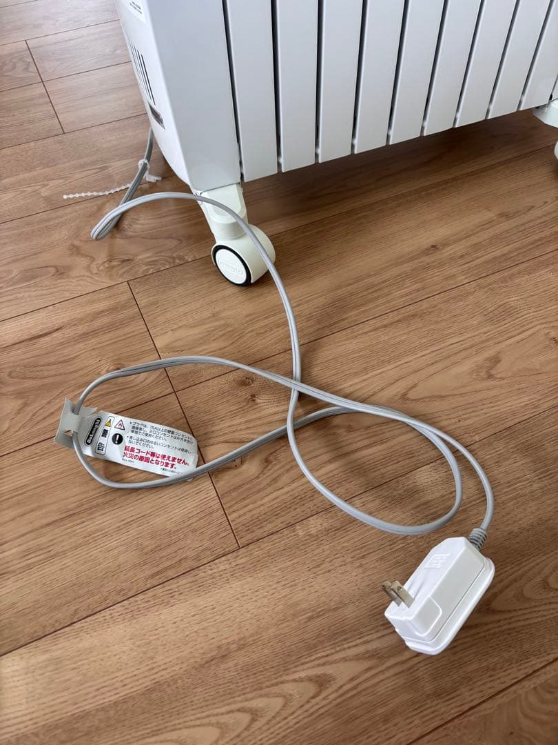 De'Longhi オイルヒーター 1500W キャスター付き