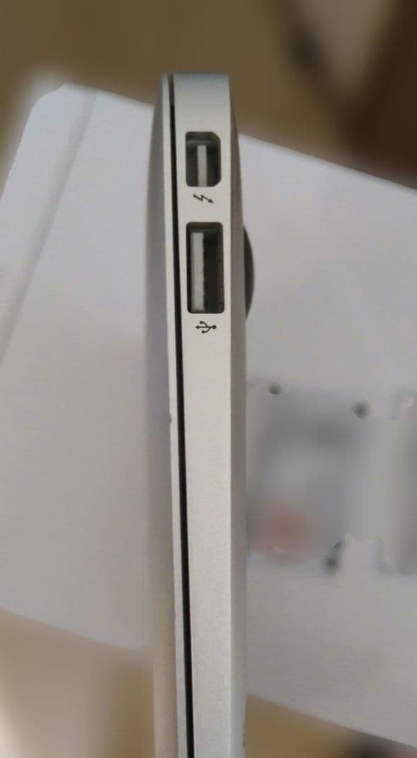 MacBook本体 MacBook Air 11-inch, Mid 2012, intel i7