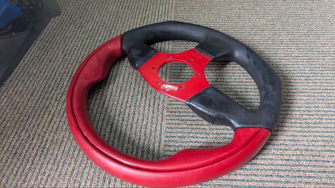 MOMOステアリング COMMANDO2 32φ　モモハン　コマンド2