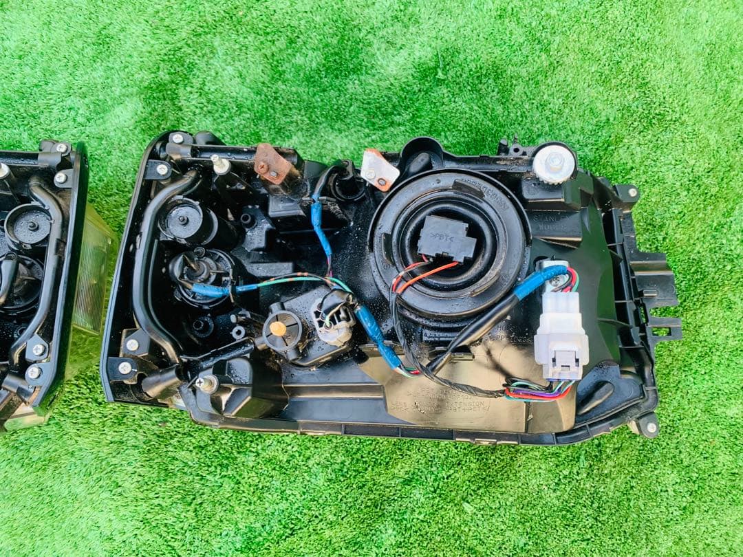 U61T ミニキャブトラック　ヘッドライト美品