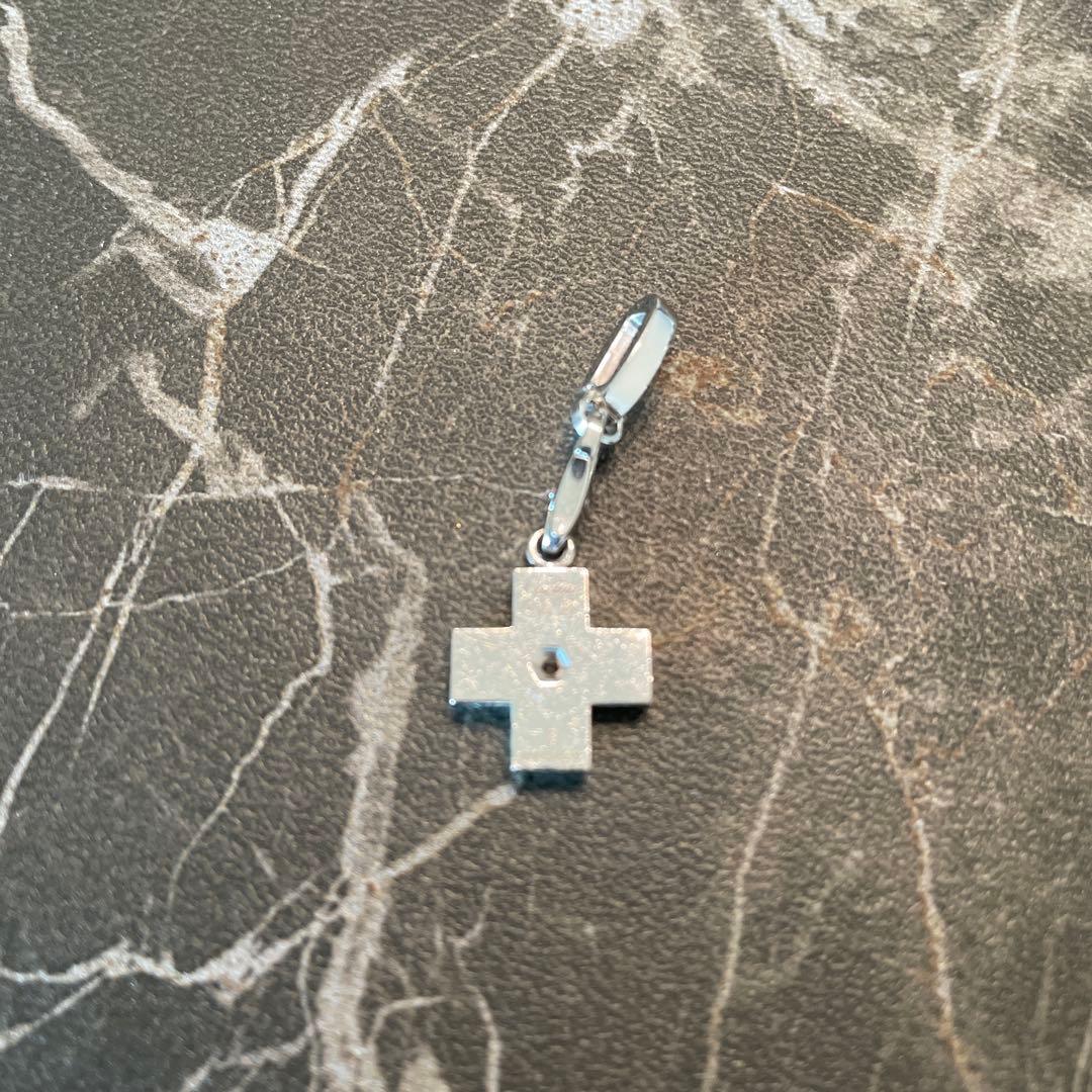 Cartier プラチナ 十字架型チャーム ダイヤ付き