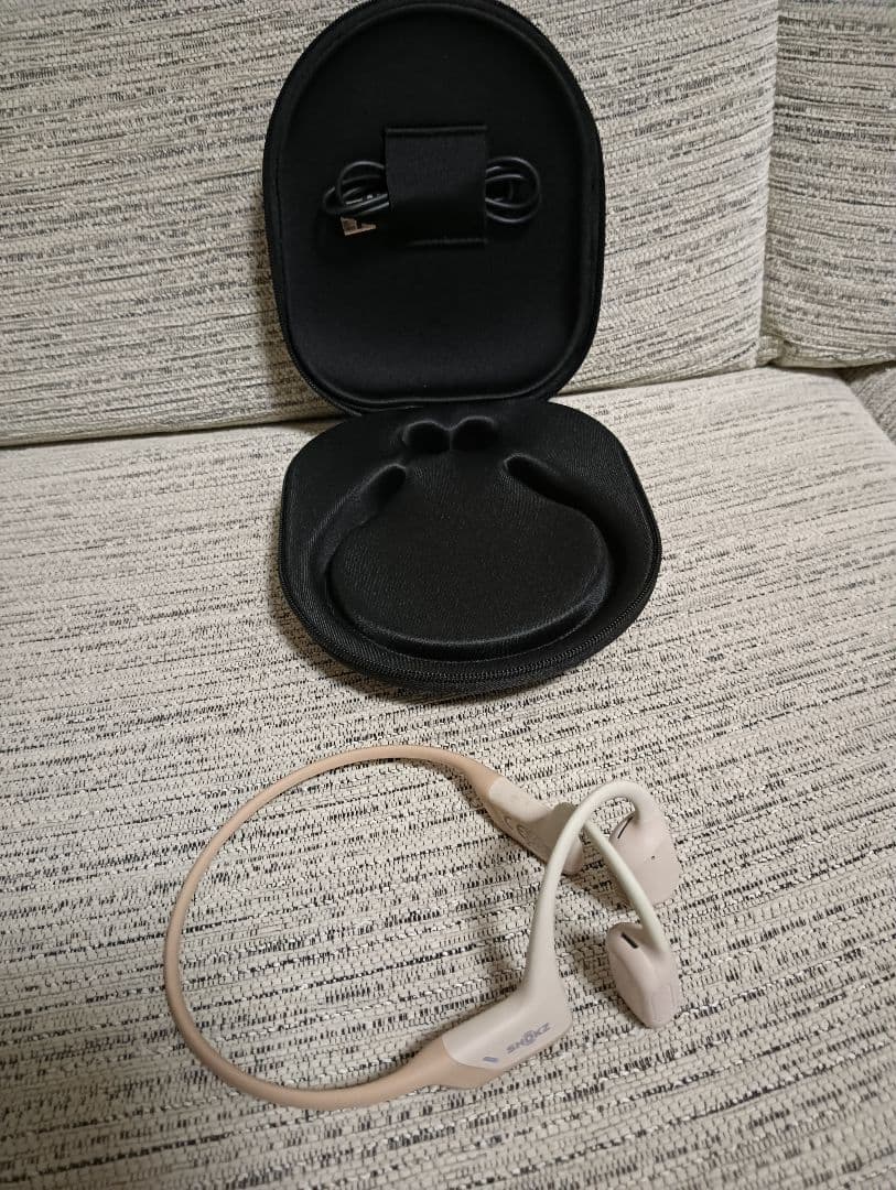 人気のベージュ　Shokz OpenRun Pro S810 ケース・ケーブル