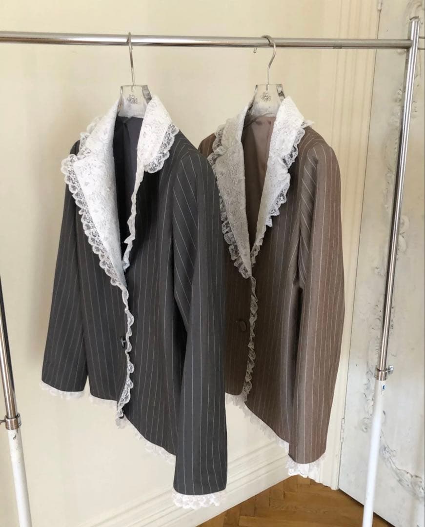 treat ürself Retro lace jacket gray