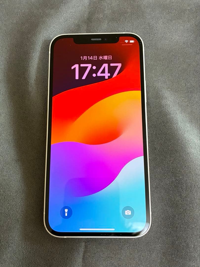 iPhone 12 128GB ソフトバンク SIMフリー ホワイト 外カメボケ