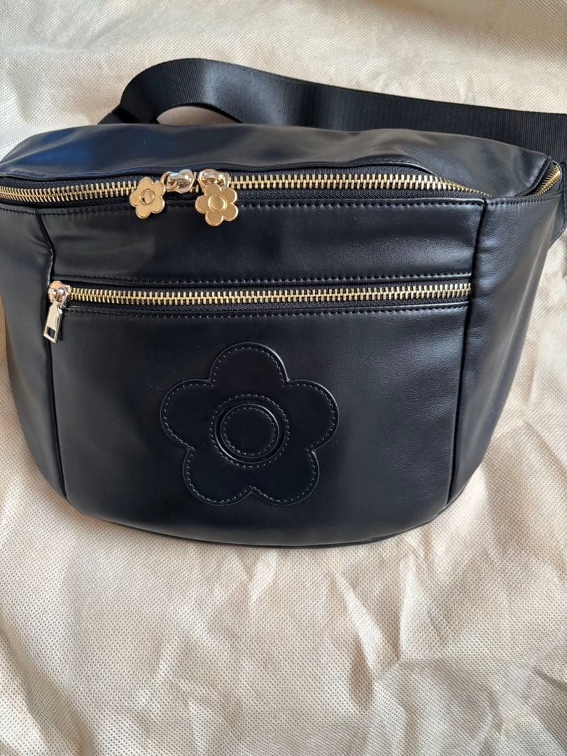 マリークワント　ボディーバッグ