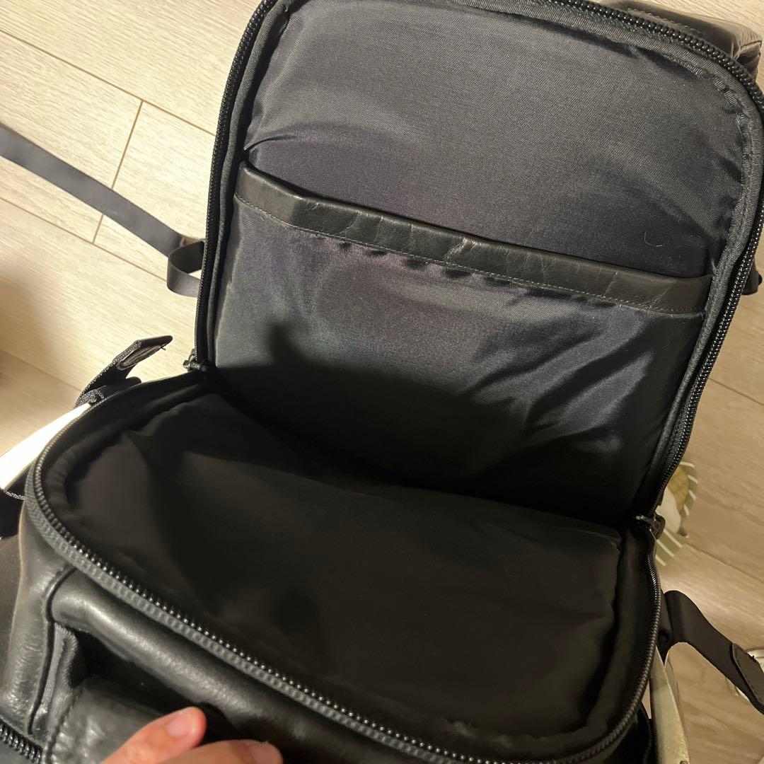 カツユキコダマ　レザーバックパック