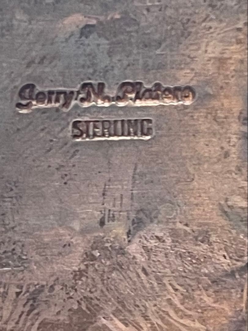 ナバホ族ジェリー・N・プラテロターコイズ付き銀製ボックス