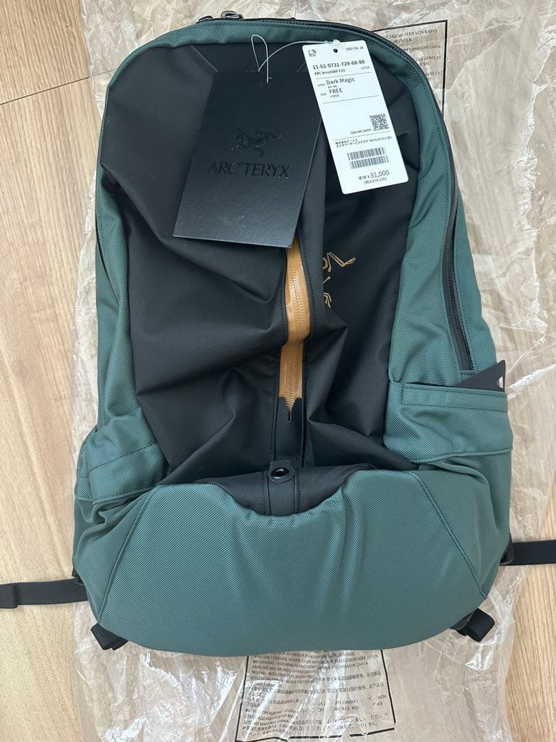 新品　ARC’TERYX アークテリクス arro16 Backpack