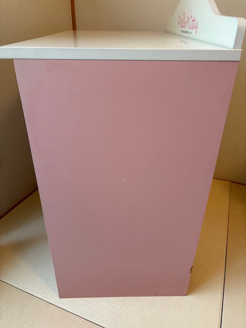 ハローキティ　木製タンス