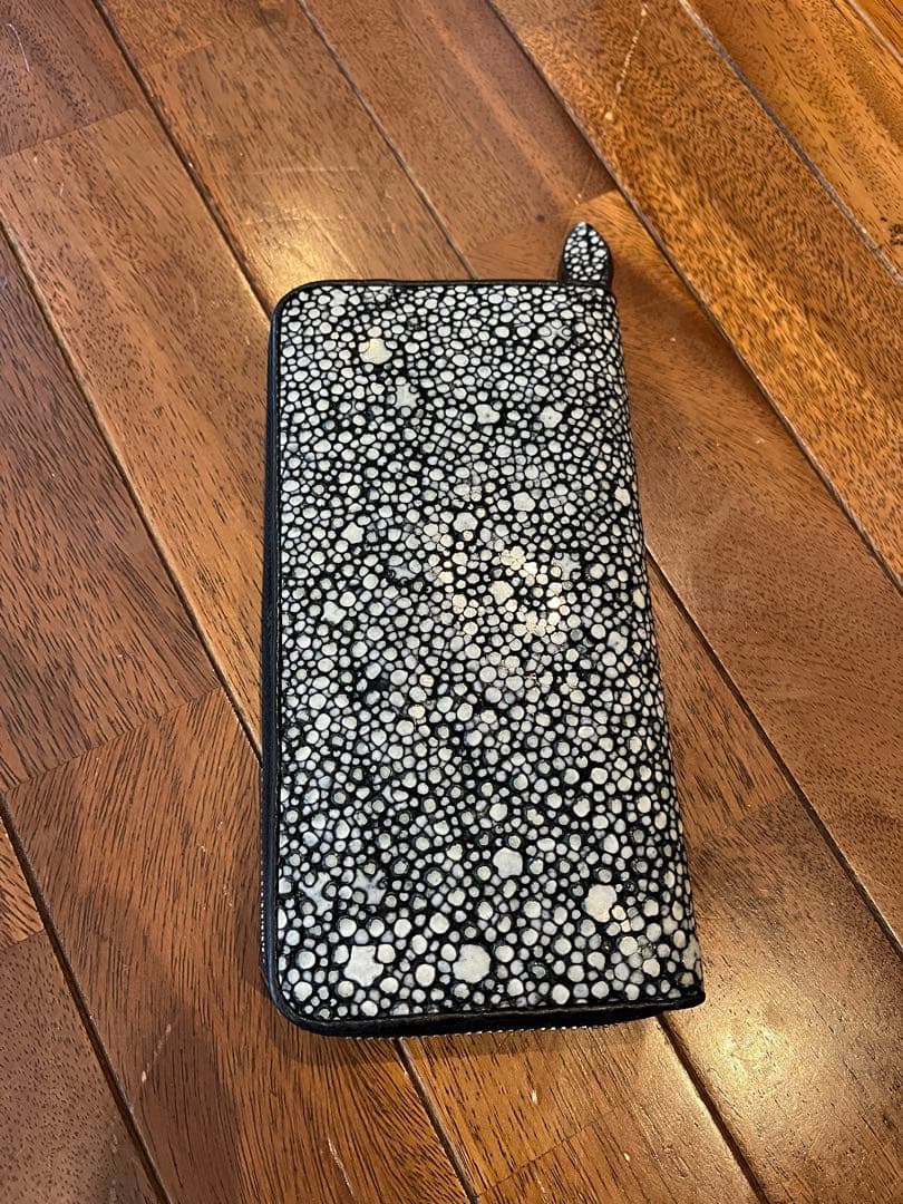 しん　スタースティングレイ 長財布 エイ革 一枚革 梅花皮 カード大容量