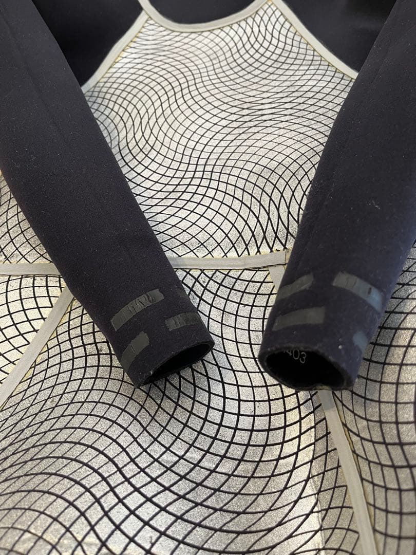 【美品】ハーレーSサイズ　フード付きセミドライウェットスーツ5mm