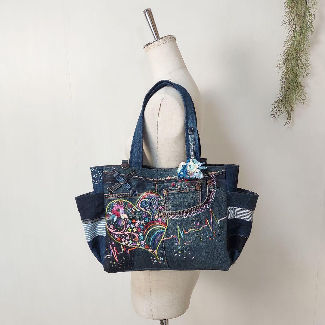 刺繍デニムバック　No.674　デニムリメイク　サイドポケット　刺繍バック