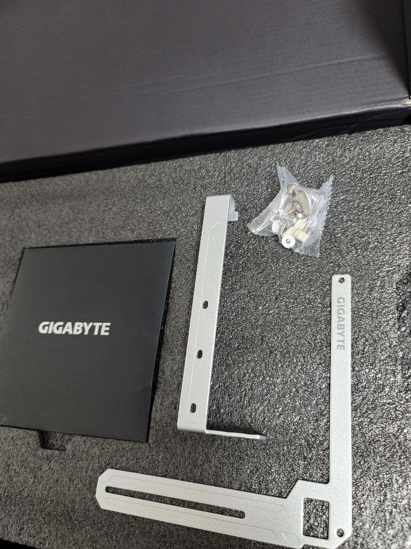 GIGABYTE AERO OC RTX 4090 ジャンク