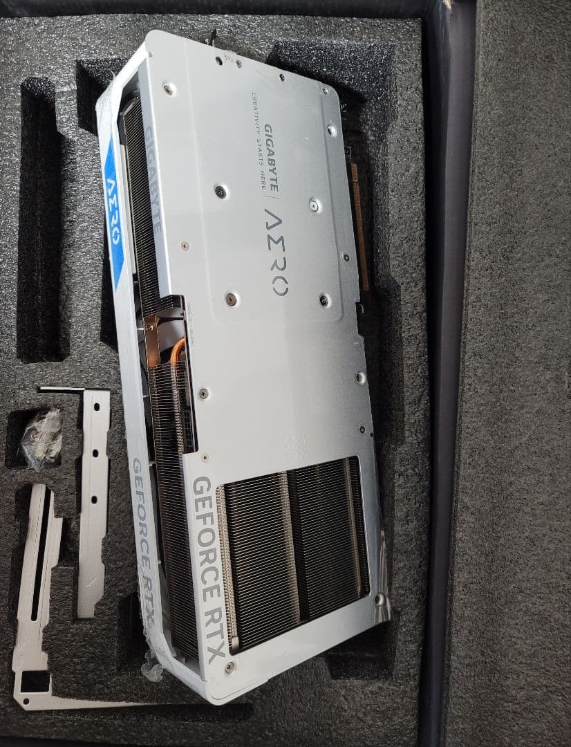 GIGABYTE AERO OC RTX 4090 ジャンク