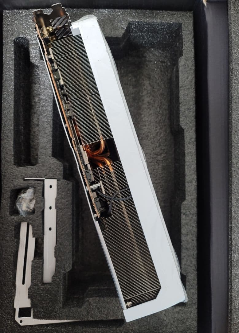 GIGABYTE AERO OC RTX 4090 ジャンク