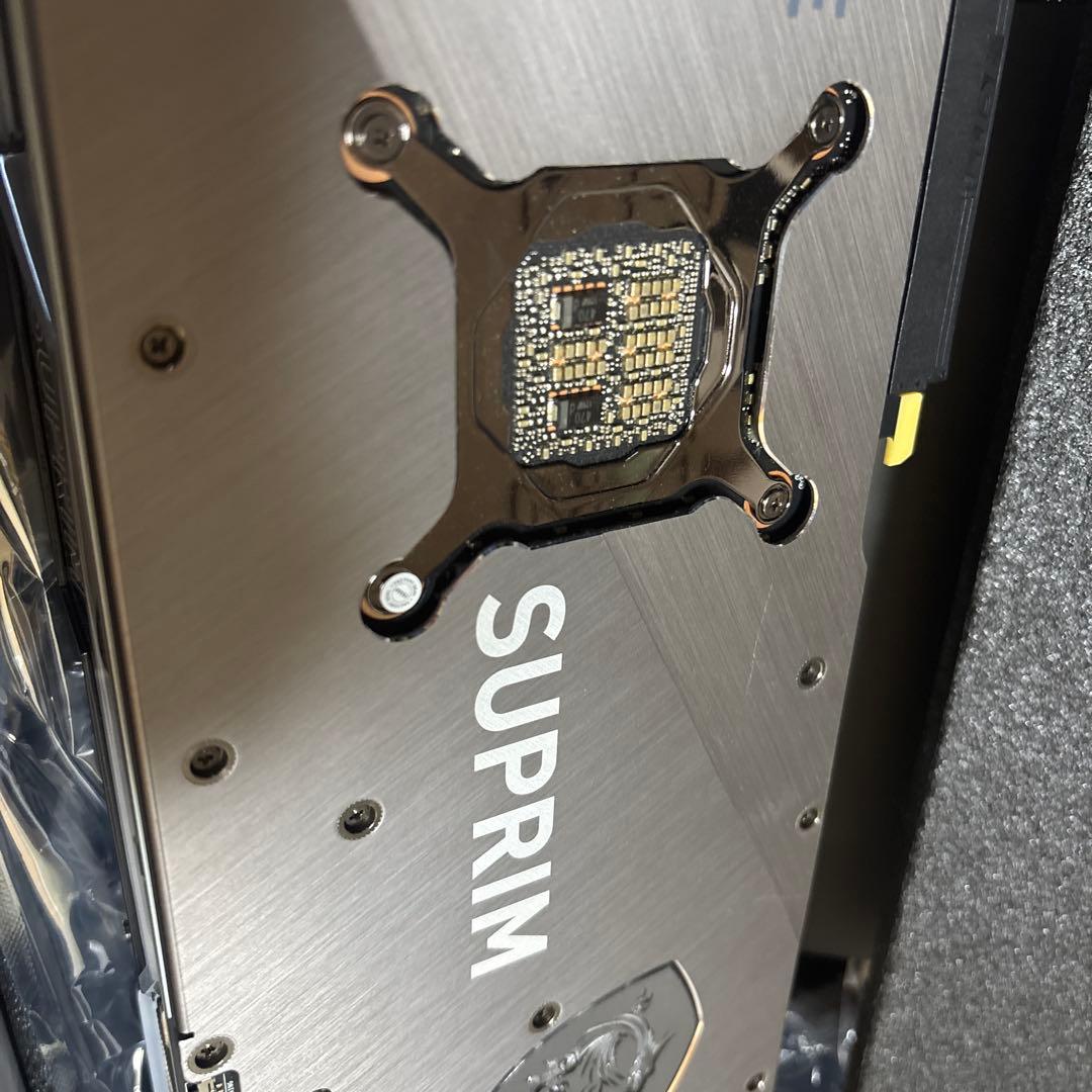 MSI GeForce RTX 3080 Ti SUPRIM X 本体