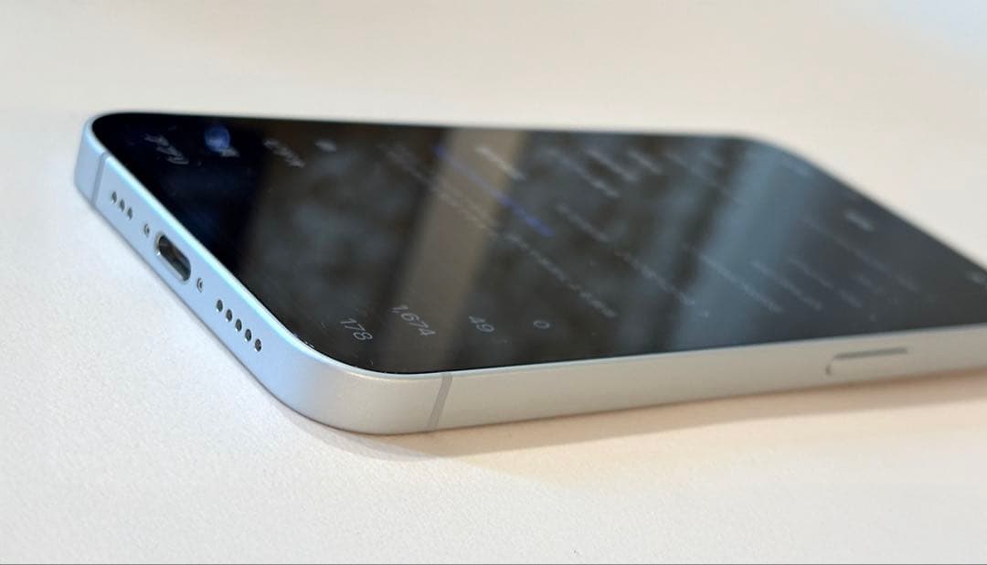 ア*)様 ※中古※ iPhone16e 128GB ホワイト本体　新品同様