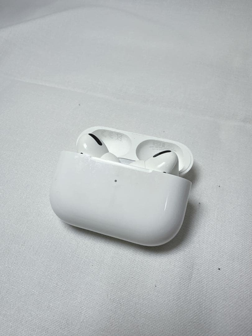 【完動品】アップル　AirPodsプロ第1世代　ブリーフィングケースおまけ