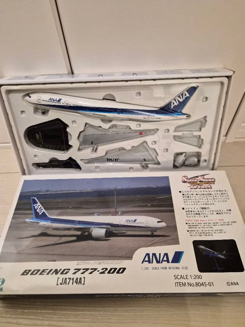 レア！！ANA Boeing 777-200 1/200 スケールモデル