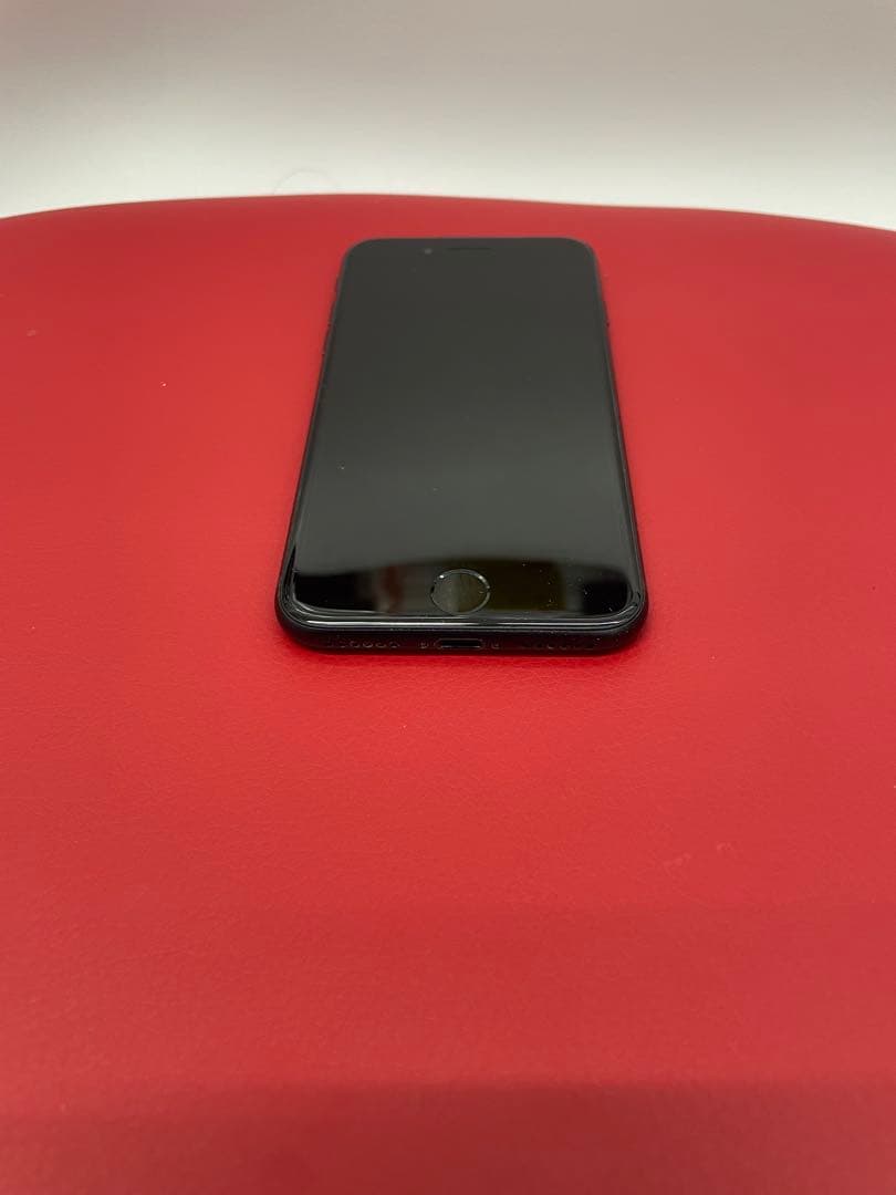 Apple iPhone SE (第3世代) 64GB ブラック 本体