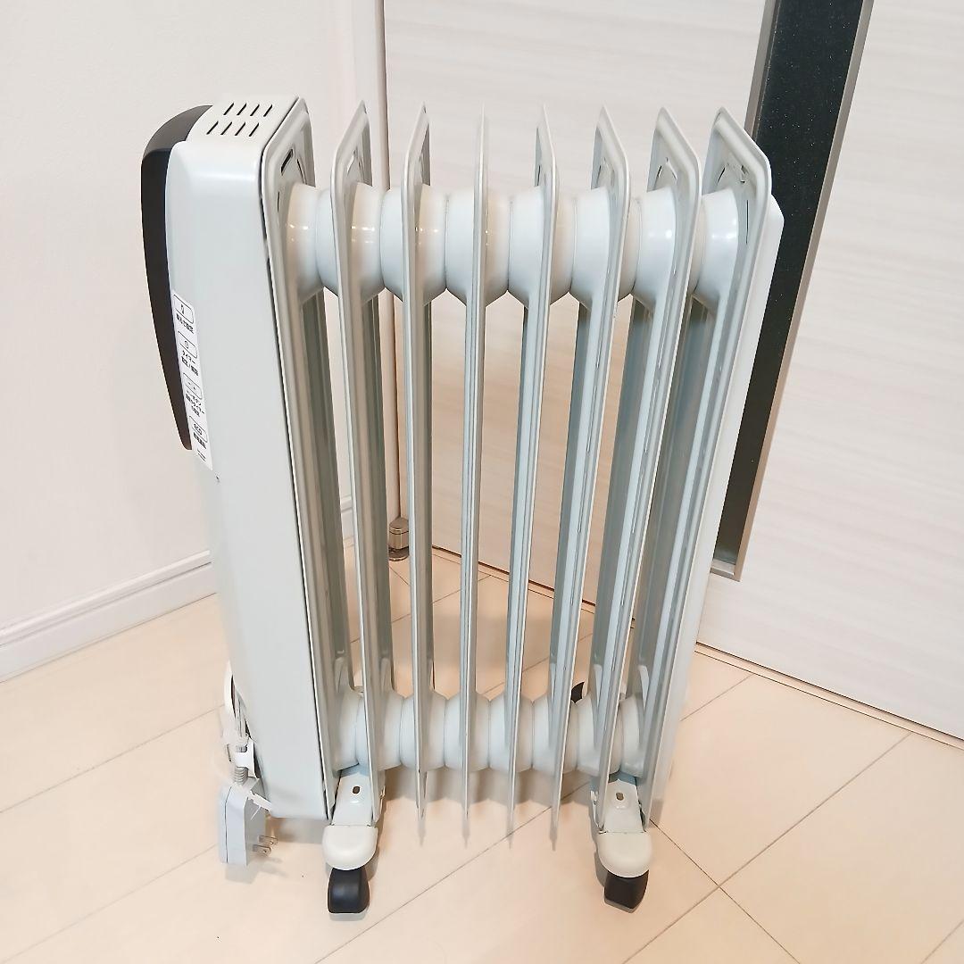 DēLonghi　ECOモード付きオイルヒーター ホワイト