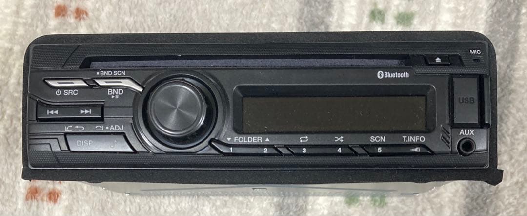 カーオーディオ　CDデッキ　　Bluetooth （24V)