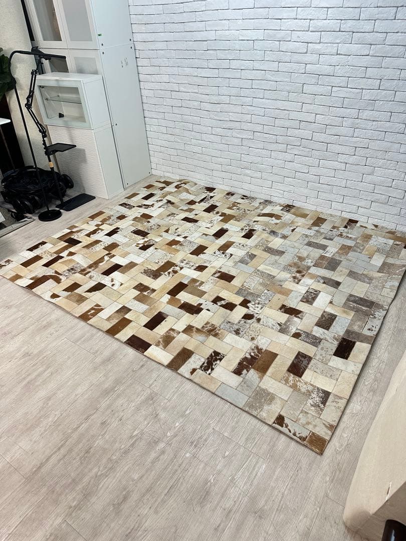 【東京都内23区配送無料】定価8万円　牛革　ラグ　カーペット　パッチワーク　絨毯